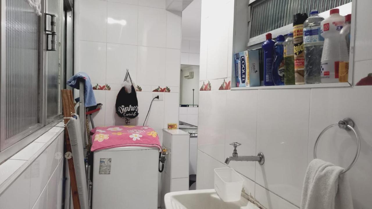 Em 5 Minutos A Pé Tá Na E No Shopping Praiamar, 2 Quartos, 2 Banheiros, Portaria 24 Horas, Elevador, Garagem, Ar Condicionado, Wi-fi! * Santos (Sao Paulo)