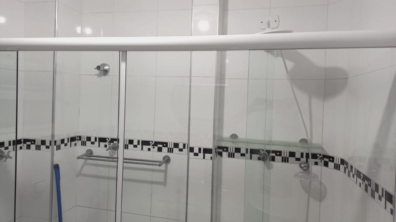 Em 5 Minutos A Pé Tá Na E No Shopping Praiamar, 2 Quartos, 2 Banheiros, Portaria 24 Horas, Elevador, Garagem, Ar Condicionado, Wi-fi! Apartamento