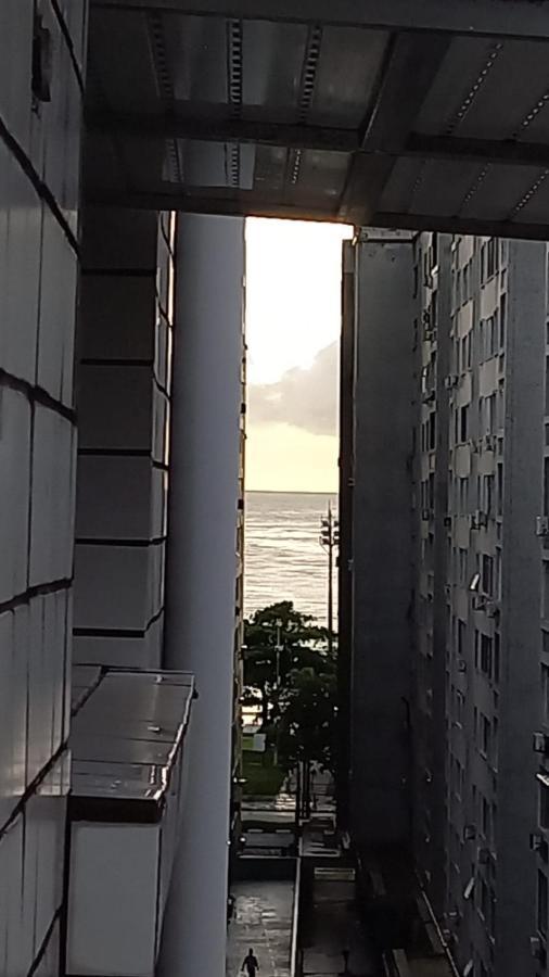Apartamento Em 5 Minutos A Pé Tá Na E No Shopping Praiamar, 2 Quartos, 2 Banheiros, Portaria 24 Horas, Elevador, Garagem, Ar Condicionado, Wi-fi!