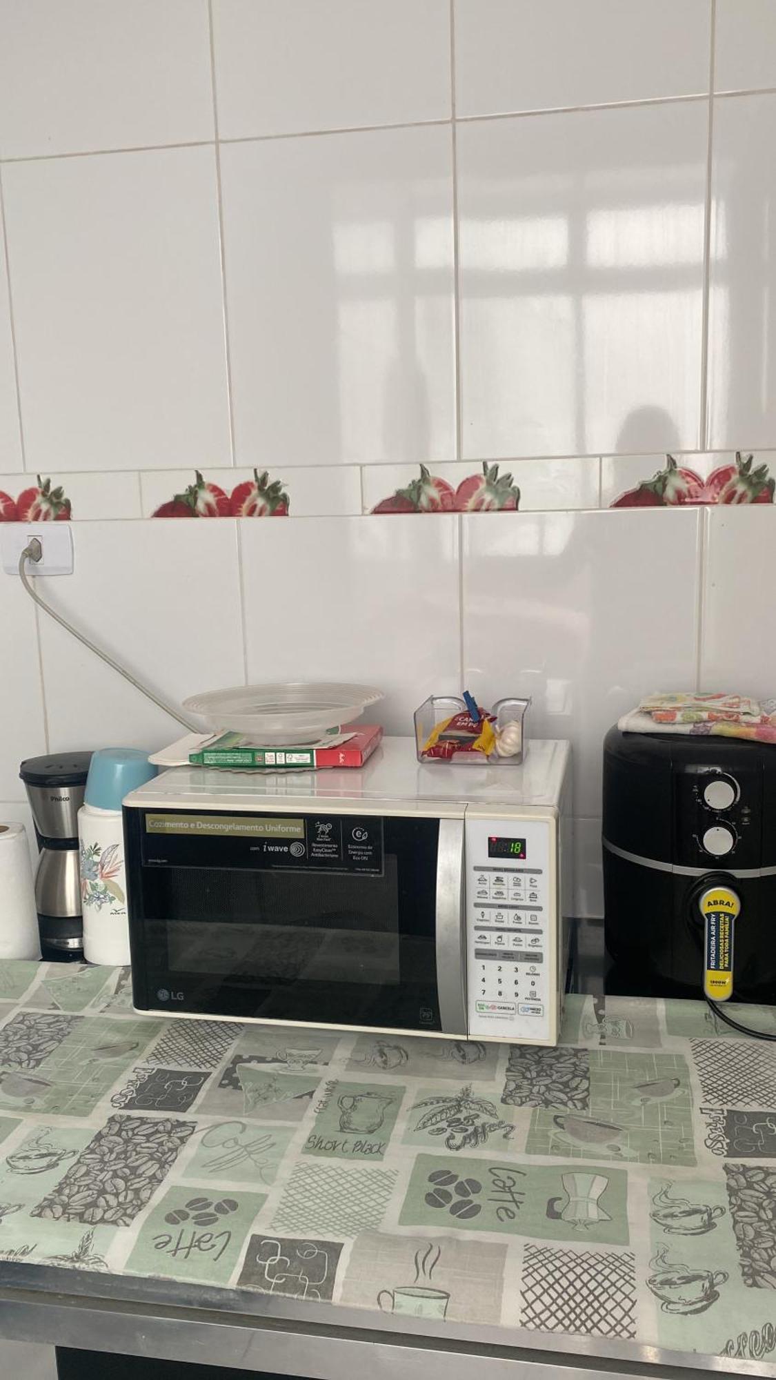 Em 5 Minutos A Pé Tá Na E No Shopping Praiamar, 2 Quartos, 2 Banheiros, Portaria 24 Horas, Elevador, Garagem, Ar Condicionado, Wi-fi! *