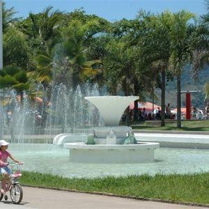 Apartamento Em 5 Minutos A Pé Tá Na E No Shopping Praiamar, 2 Quartos, 2 Banheiros, Portaria 24 Horas, Elevador, Garagem, Ar Condicionado, Wi-fi!
